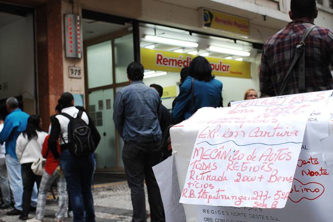 Desemprego sobe e país tem 12 milhões de desocupados 
